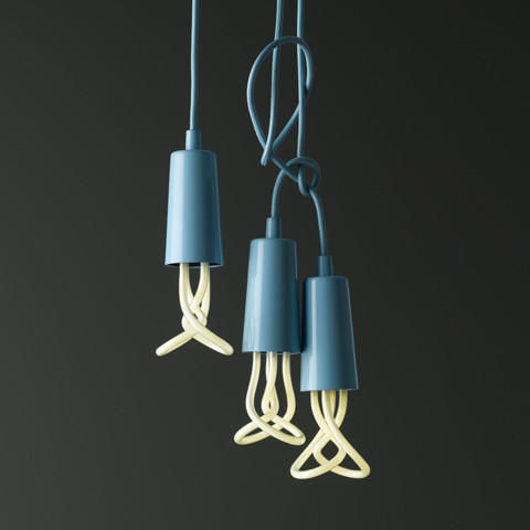 PLUMEN - Hanging lamp-PLUMEN-PLUMEN - Suspension Bleu et Ampoule Baby 001 | Sus